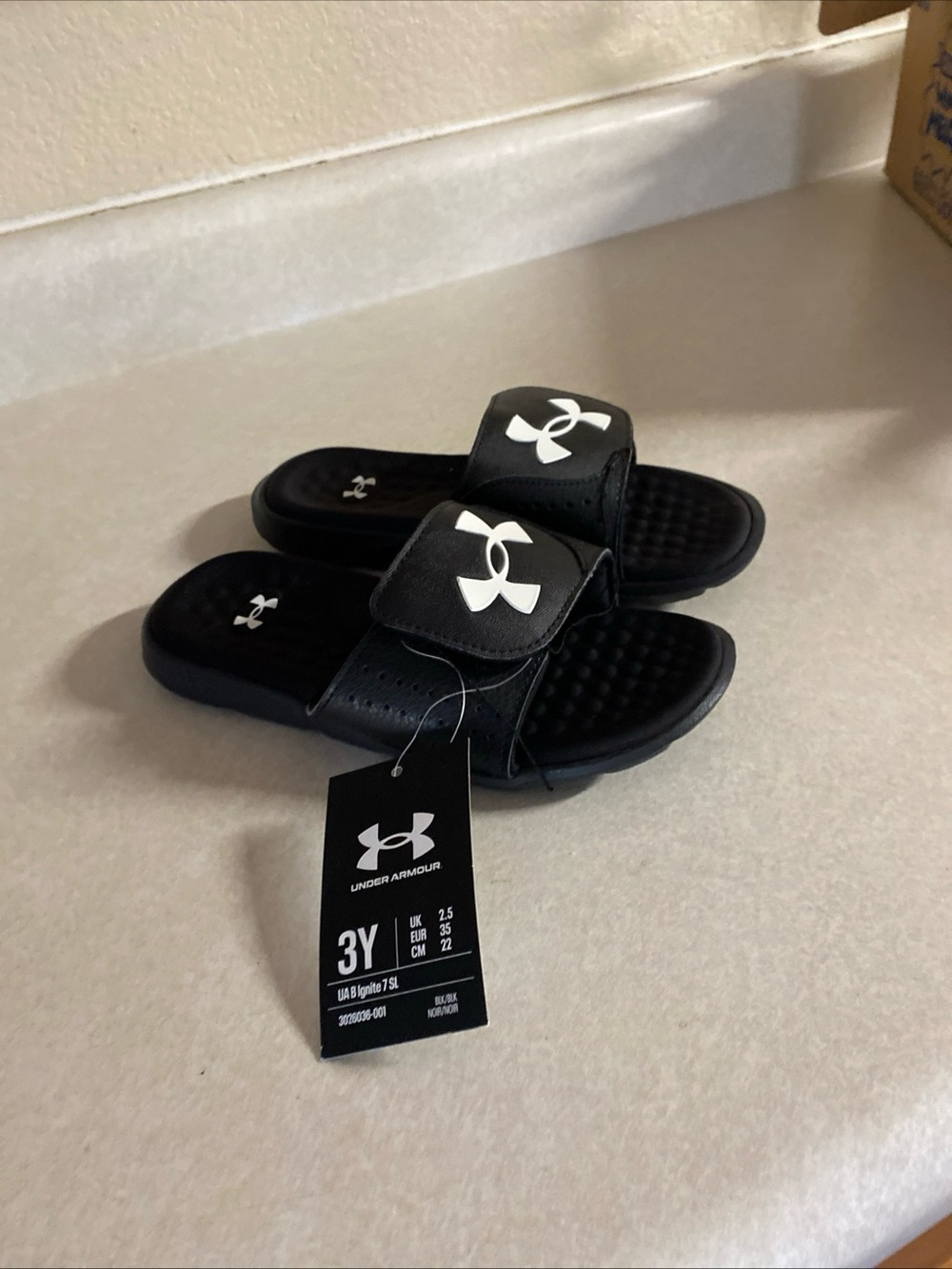 Under Amour Black Ignite Slides Size 3 NWT